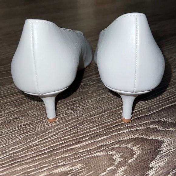 H & M Pointy Toe Kitten Heel - Picture 3 of 8